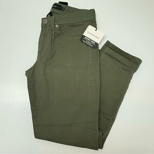 Calvin Klein Women's Olive Cropped Pants